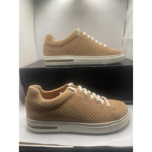 Bend Low Suede Embossed in Color Dotted New Beige  Birkenstock Bend Low Suede Embossed - Dotted New Beige Size 37EU